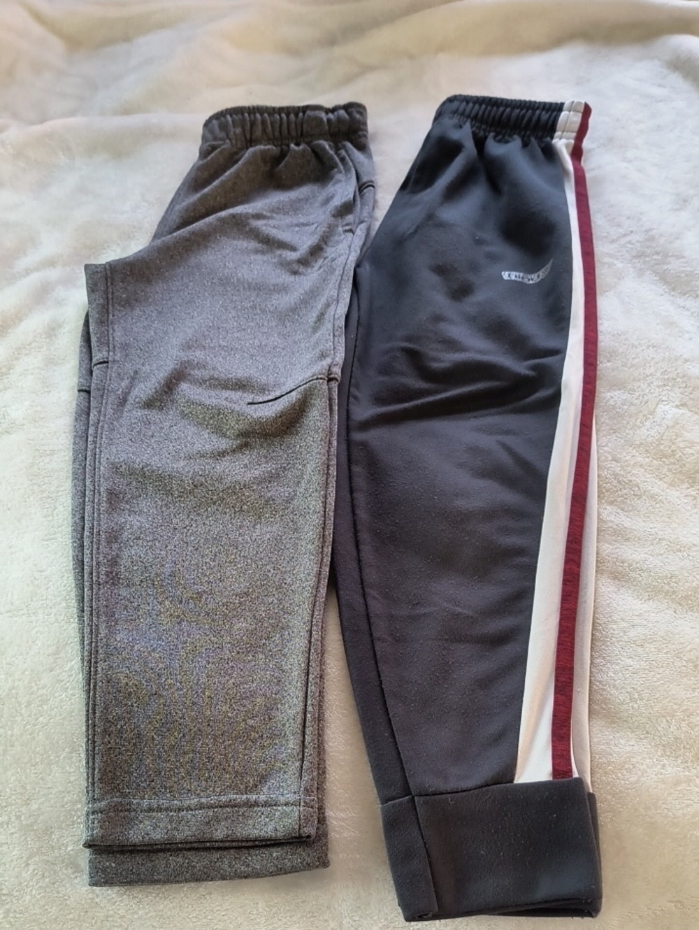 Old Navy Kids (6-7) Sweatpants Duo - Black/Gray/Burgundy, Hind (5-6) Blue